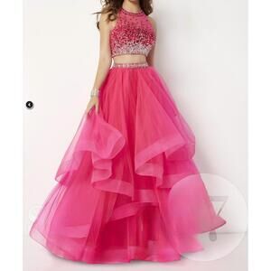 NEW STUDIO 17 women's prom dress in fuchsia